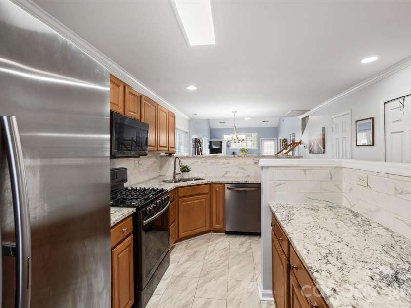 806 Rock Lake Glen, Fort Mill, SC 29715.  MLS# CAR4399367, YatesRealty ID 43261. 