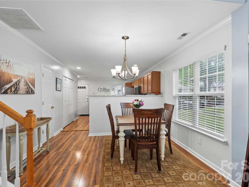 806 Rock Lake Glen, Fort Mill, SC 29715.  MLS# CAR4399367, YatesRealty ID 43261. 