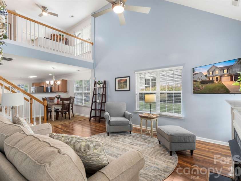 806 Rock Lake Glen, Fort Mill, SC 29715.  MLS# CAR4399367, YatesRealty ID 43261. 