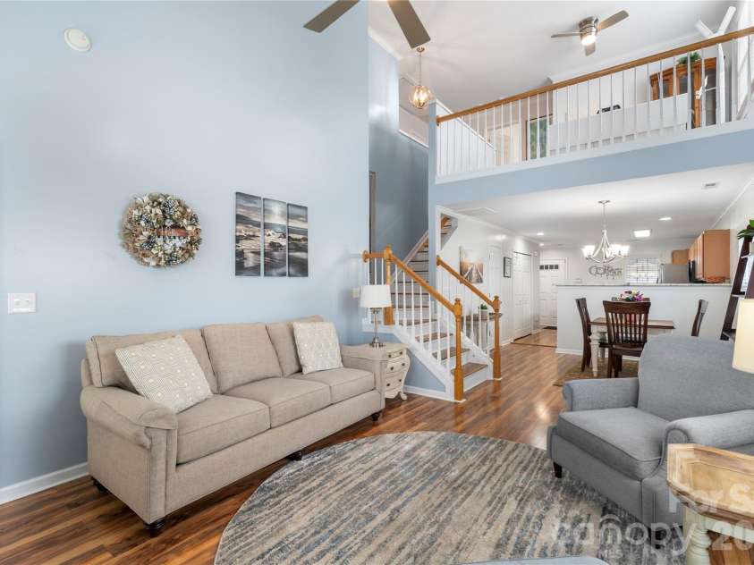 806 Rock Lake Glen, Fort Mill, SC 29715.  MLS# CAR4399367, YatesRealty ID 43261. 