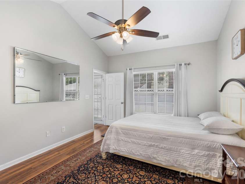 806 Rock Lake Glen, Fort Mill, SC 29715.  MLS# CAR4399367, YatesRealty ID 43261. 