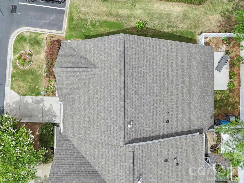 806 Rock Lake Glen, Fort Mill, SC 29715.  MLS# CAR4399367, YatesRealty ID 43261. 