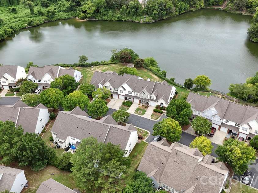 806 Rock Lake Glen, Fort Mill, SC 29715.  MLS# CAR4399367, YatesRealty ID 43261. 