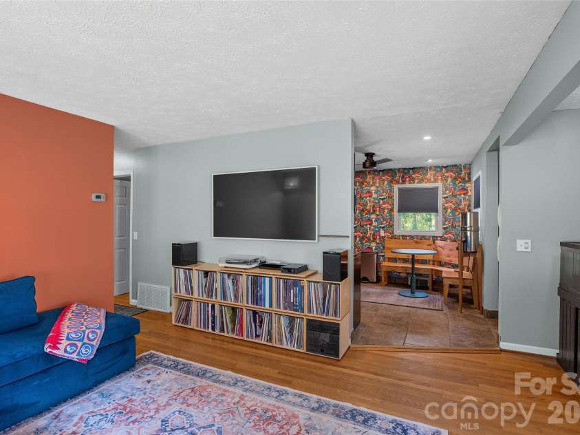 17 Azalea Road, Arden, NC 28704.  MLS# CAR4388908, YatesRealty ID 43262. 