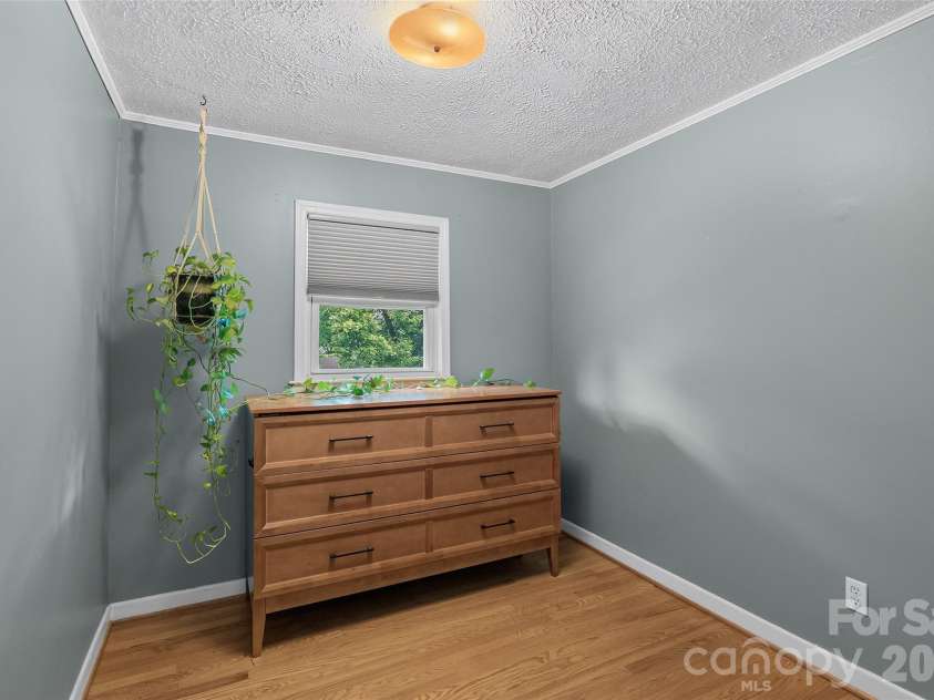 17 Azalea Road, Arden, NC 28704.  MLS# CAR4388908, YatesRealty ID 43262. 
