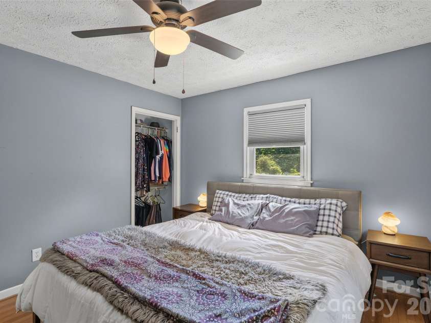 17 Azalea Road, Arden, NC 28704.  MLS# CAR4388908, YatesRealty ID 43262. 