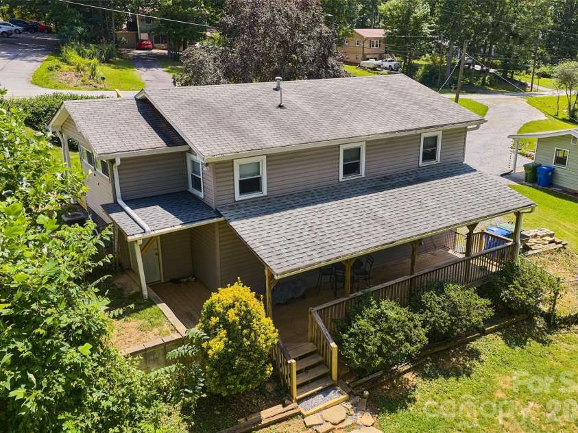 17 Azalea Road, Arden, NC 28704.  MLS# CAR4388908, YatesRealty ID 43262. 