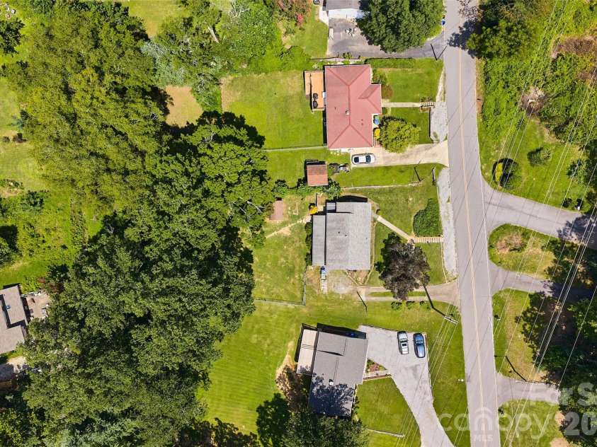 17 Azalea Road, Arden, NC 28704.  MLS# CAR4388908, YatesRealty ID 43262. 