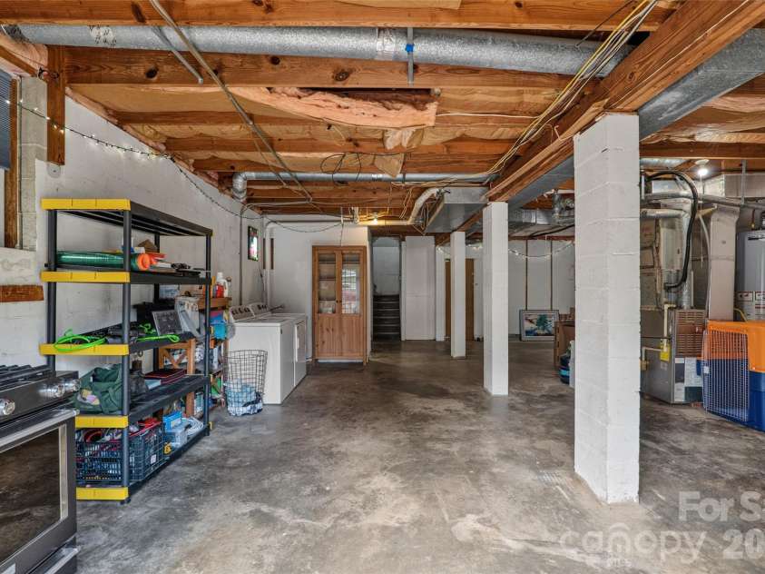 17 Azalea Road, Arden, NC 28704.  MLS# CAR4388908, YatesRealty ID 43262. 