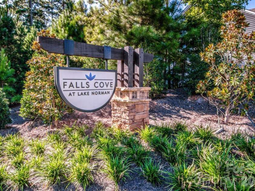 111 Slip Shot Lane, Troutman, NC 28166.  MLS# CAR4409277, YatesRealty ID 43263. 