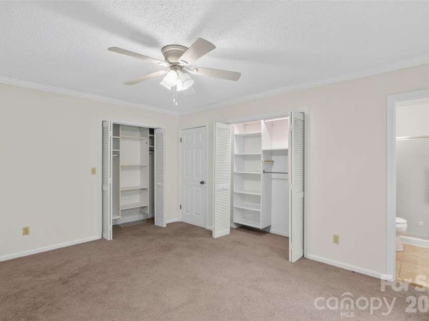 709 Forest Ridge Drive, Hendersonville, NC 28791.  MLS# CAR4388878, YatesRealty ID 43264. 