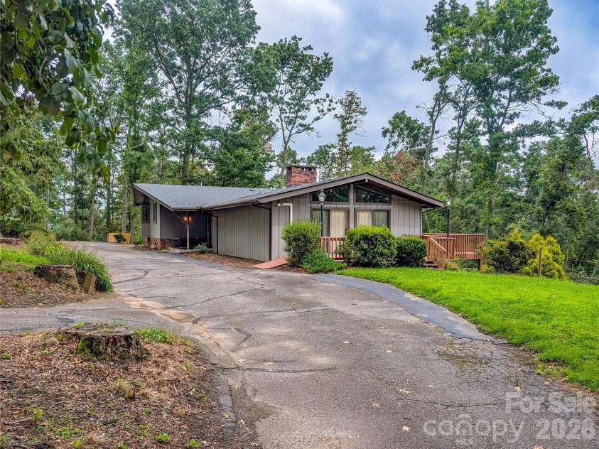 520 Washburn Road, Spruce Pine, NC 28777.  MLS# CAR4411395, YatesRealty ID 43265. 