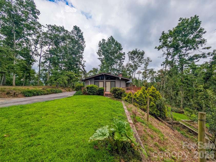 520 Washburn Road, Spruce Pine, NC 28777.  MLS# CAR4411395, YatesRealty ID 43265. 