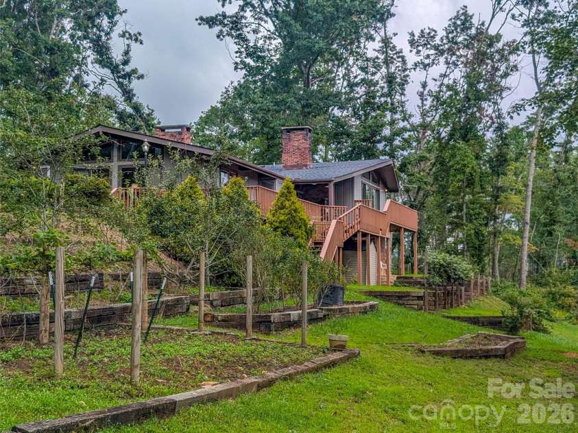 520 Washburn Road, Spruce Pine, NC 28777.  MLS# CAR4411395, YatesRealty ID 43265. 