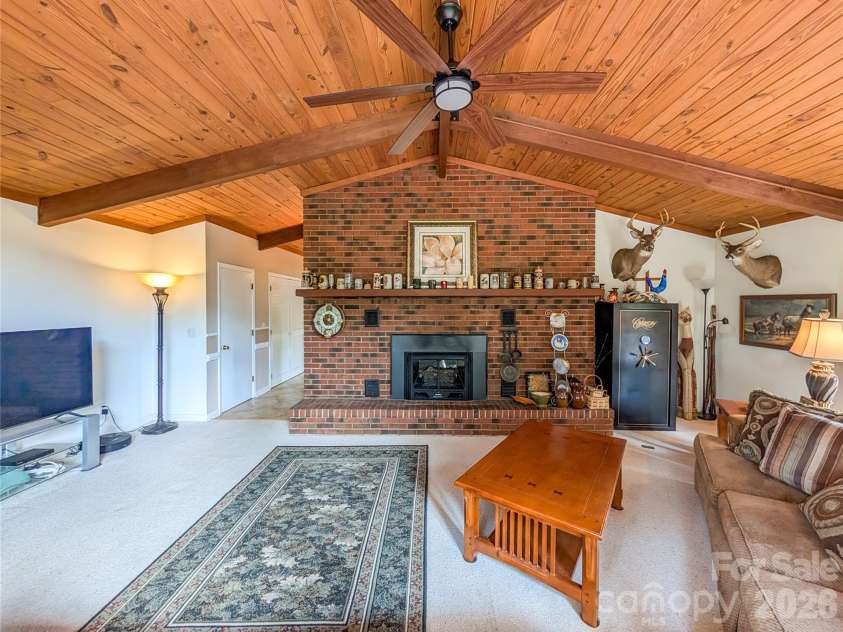 520 Washburn Road, Spruce Pine, NC 28777.  MLS# CAR4411395, YatesRealty ID 43265. 