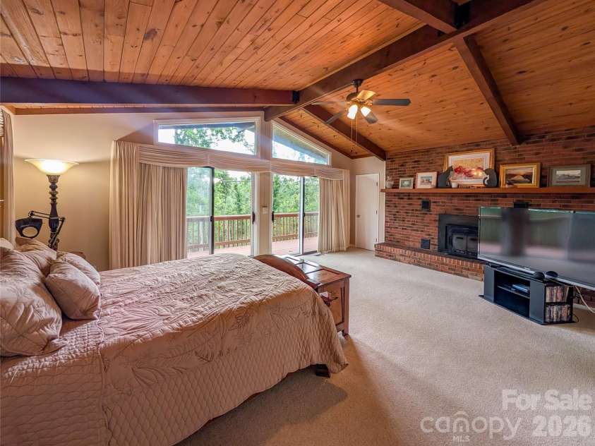 520 Washburn Road, Spruce Pine, NC 28777.  MLS# CAR4411395, YatesRealty ID 43265. 