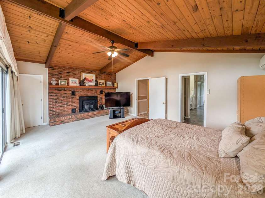 520 Washburn Road, Spruce Pine, NC 28777.  MLS# CAR4411395, YatesRealty ID 43265. 
