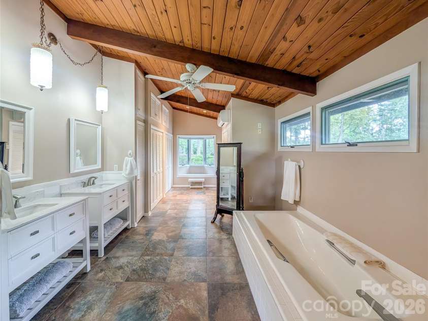 520 Washburn Road, Spruce Pine, NC 28777.  MLS# CAR4411395, YatesRealty ID 43265. 
