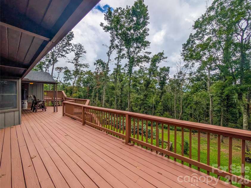 520 Washburn Road, Spruce Pine, NC 28777.  MLS# CAR4411395, YatesRealty ID 43265. 