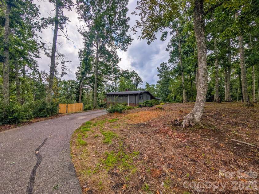 520 Washburn Road, Spruce Pine, NC 28777.  MLS# CAR4411395, YatesRealty ID 43265. 