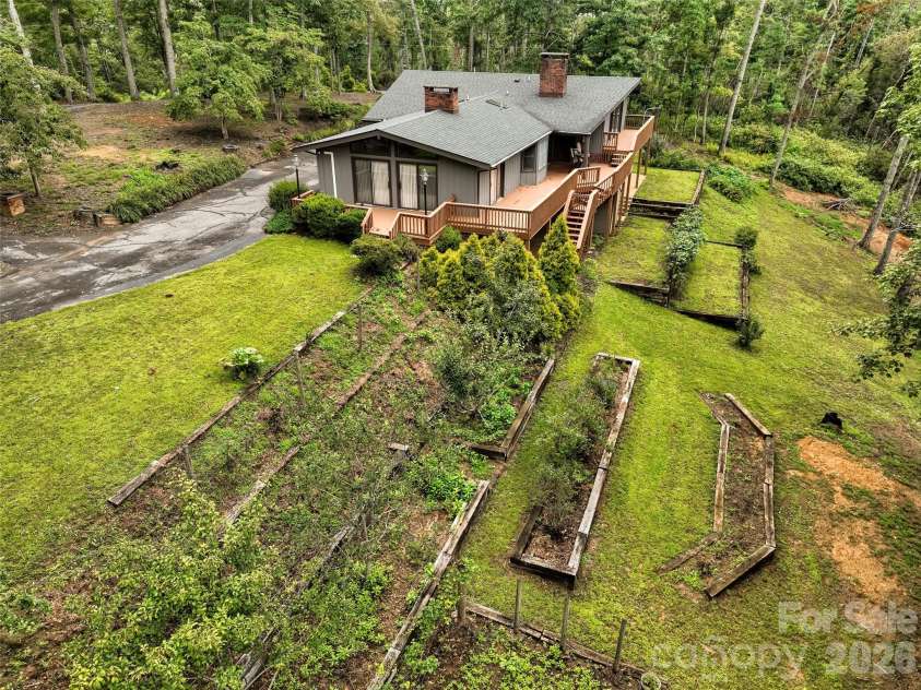 520 Washburn Road, Spruce Pine, NC 28777.  MLS# CAR4411395, YatesRealty ID 43265. 