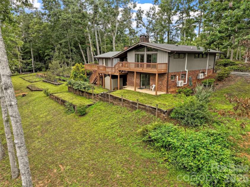 520 Washburn Road, Spruce Pine, NC 28777.  MLS# CAR4411395, YatesRealty ID 43265. 