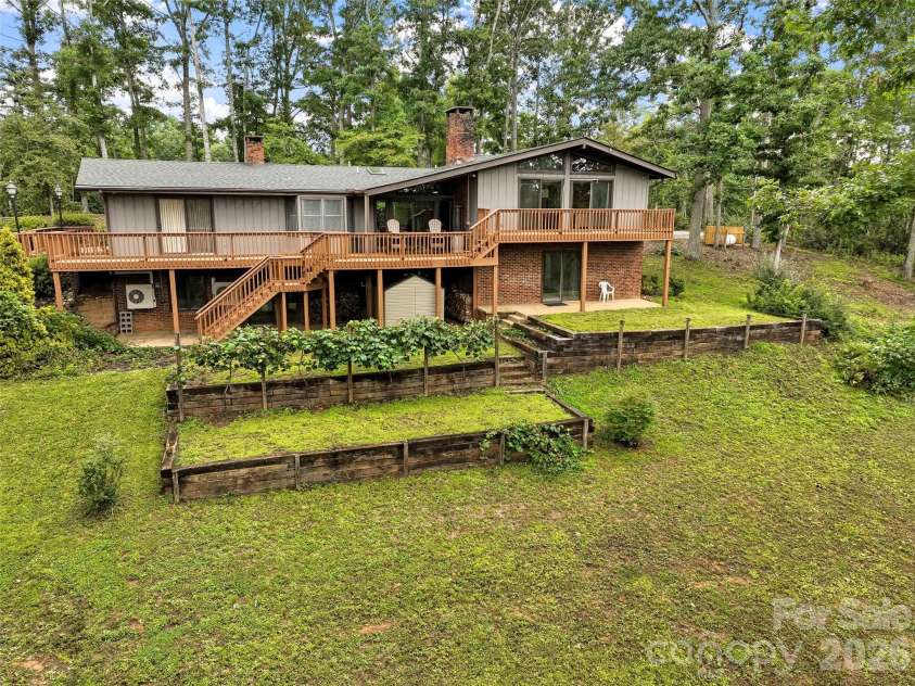 520 Washburn Road, Spruce Pine, NC 28777.  MLS# CAR4411395, YatesRealty ID 43265. 