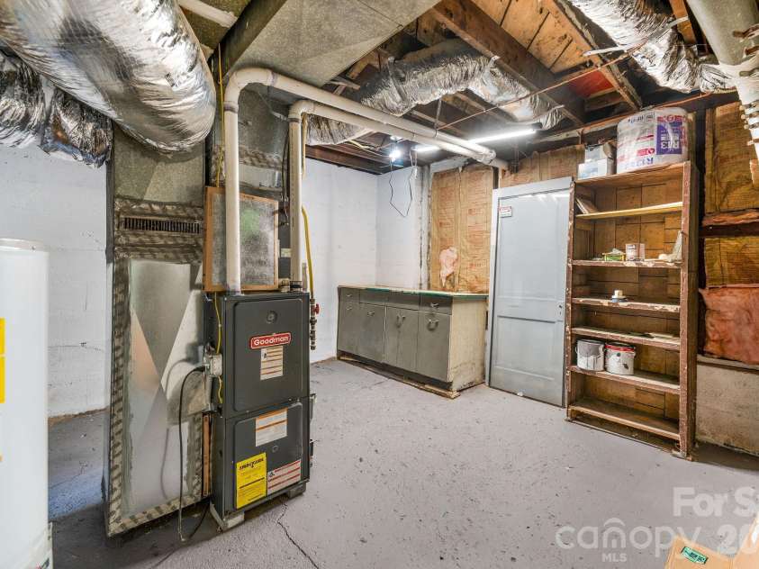 181 Courtland Place, Asheville, NC 28801.  MLS# CAR4412057, YatesRealty ID 43266. Utility. Laundry/ Workshop