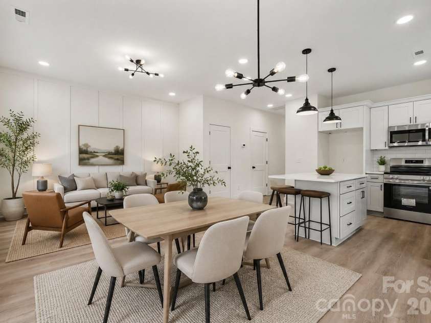 206 Todd Lane, Charlotte, NC 28208.  MLS# CAR4407563, YatesRealty ID 43267. 