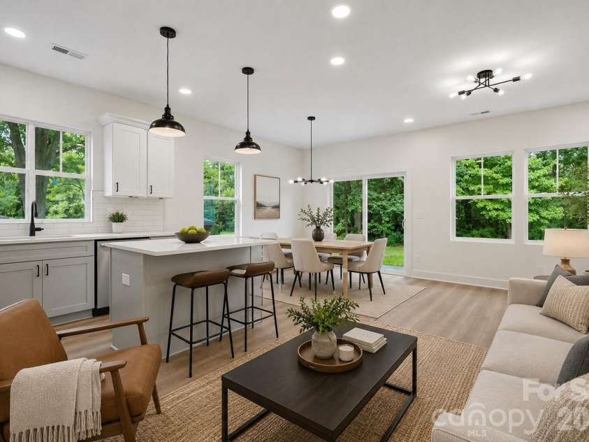 206 Todd Lane, Charlotte, NC 28208.  MLS# CAR4407563, YatesRealty ID 43267. 