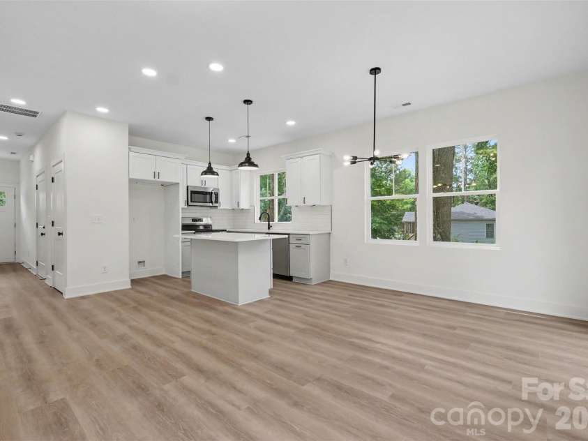 206 Todd Lane, Charlotte, NC 28208.  MLS# CAR4407563, YatesRealty ID 43267. 