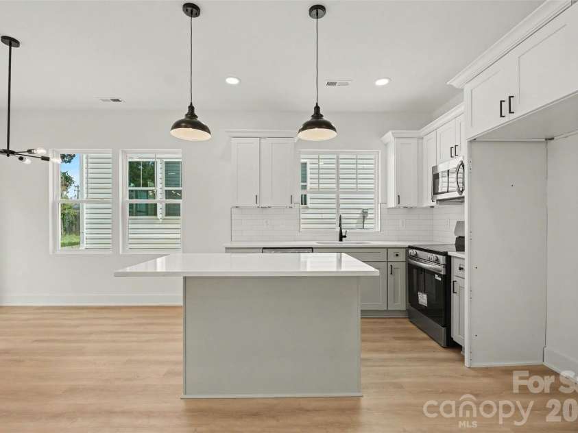 206 Todd Lane, Charlotte, NC 28208.  MLS# CAR4407563, YatesRealty ID 43267. 