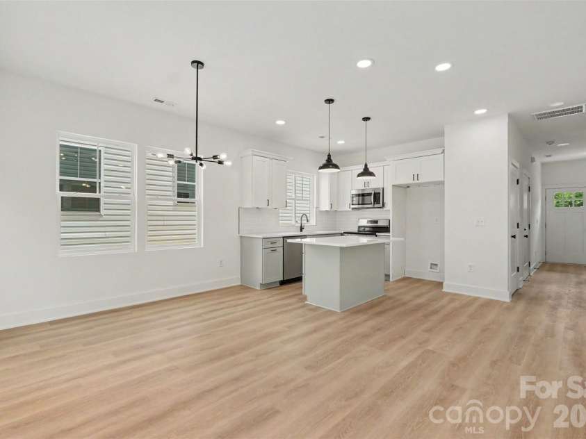 206 Todd Lane, Charlotte, NC 28208.  MLS# CAR4407563, YatesRealty ID 43267. 