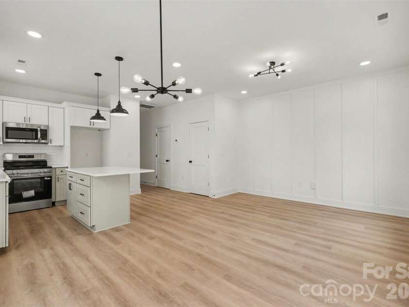 206 Todd Lane, Charlotte, NC 28208.  MLS# CAR4407563, YatesRealty ID 43267. 