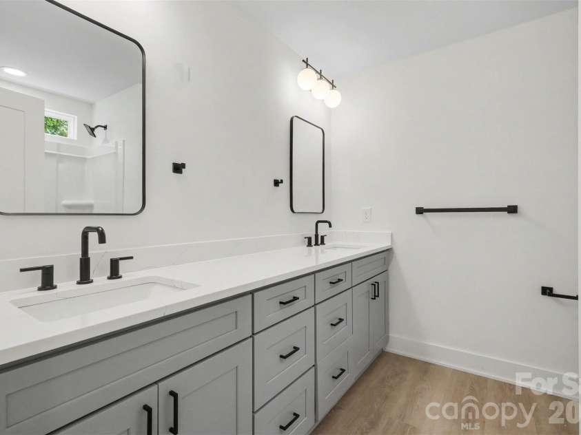 208 Todd Lane, Charlotte, NC 28208.  MLS# CAR4407548, YatesRealty ID 43268. 