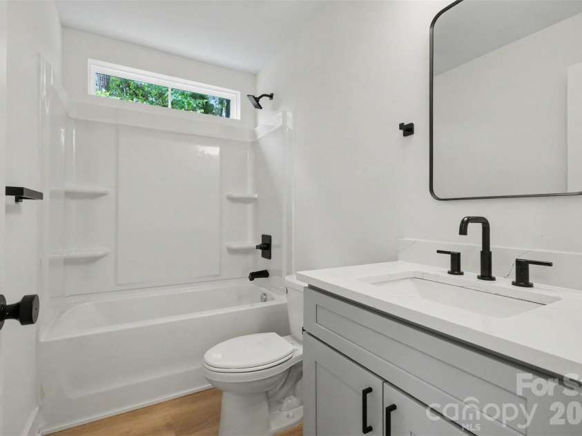 208 Todd Lane, Charlotte, NC 28208.  MLS# CAR4407548, YatesRealty ID 43268. 
