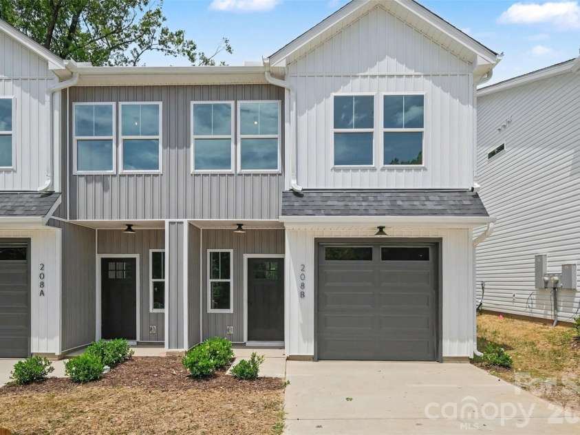 206/208 Todd Lane, Charlotte, NC 28208.  MLS# CAR4407364, YatesRealty ID 43269. 