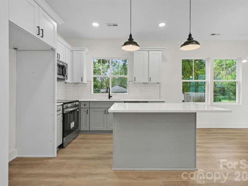 206/208 Todd Lane, Charlotte, NC 28208.  MLS# CAR4407364, YatesRealty ID 43269. 