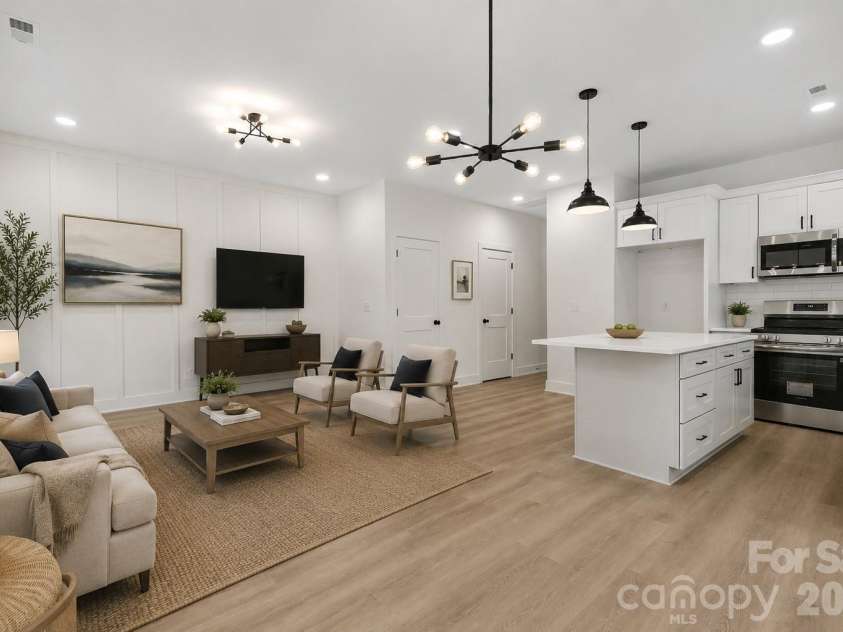 206/208 Todd Lane, Charlotte, NC 28208.  MLS# CAR4407364, YatesRealty ID 43269. 