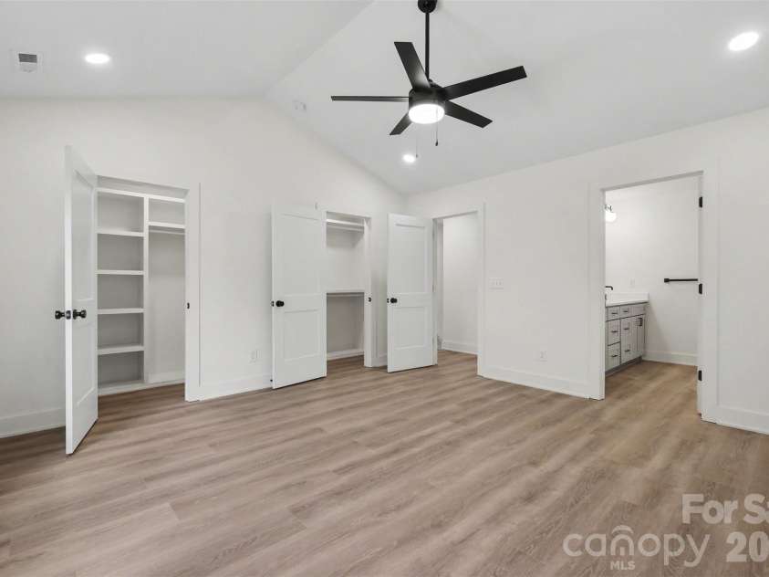 206/208 Todd Lane, Charlotte, NC 28208.  MLS# CAR4407364, YatesRealty ID 43269. 