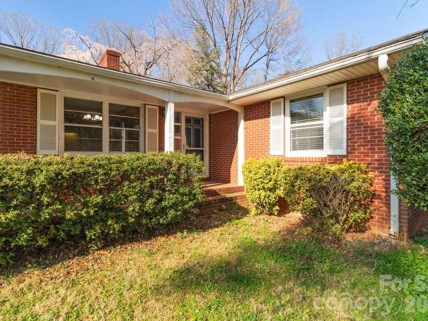 875 Bonanza Drive, Salisbury, NC 28144.  MLS# CAR4357835, YatesRealty ID 4327. 