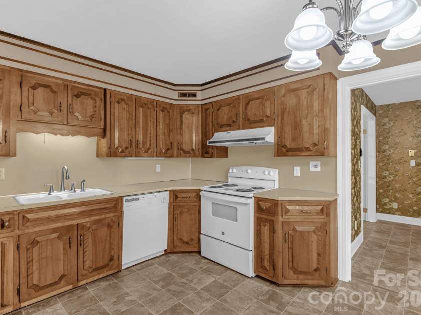875 Bonanza Drive, Salisbury, NC 28144.  MLS# CAR4357835, YatesRealty ID 4327. 