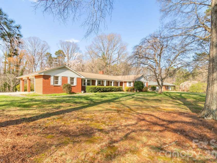 875 Bonanza Drive, Salisbury, NC 28144.  MLS# CAR4357835, YatesRealty ID 4327. 