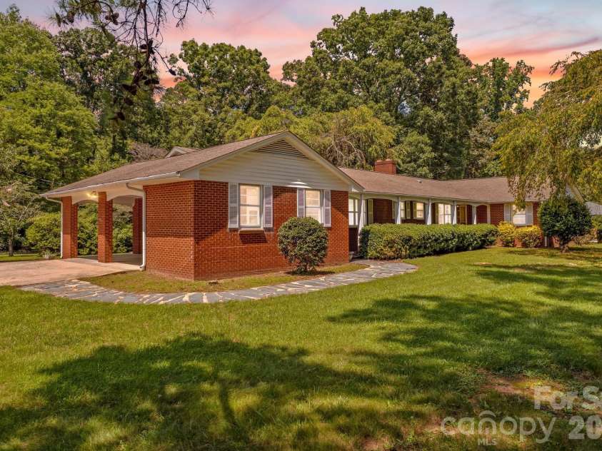 875 Bonanza Drive, Salisbury, NC 28144.  MLS# CAR4409969, YatesRealty ID 4327. 