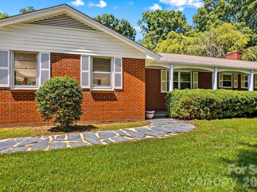 875 Bonanza Drive, Salisbury, NC 28144.  MLS# CAR4409969, YatesRealty ID 4327. 