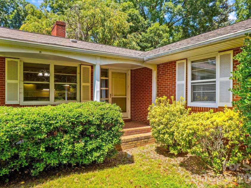 875 Bonanza Drive, Salisbury, NC 28144.  MLS# CAR4409969, YatesRealty ID 4327. 