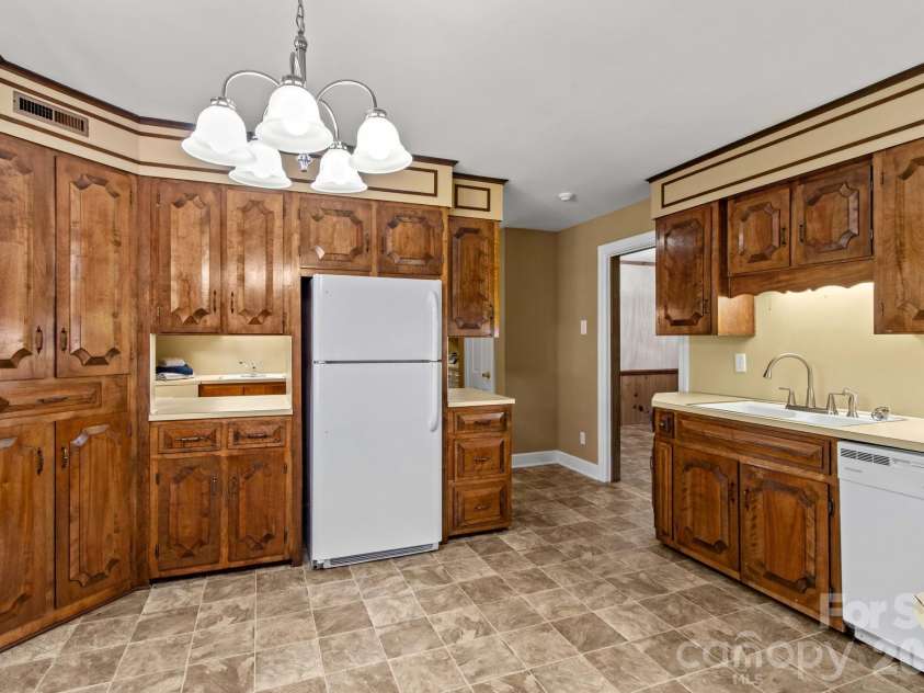 875 Bonanza Drive, Salisbury, NC 28144.  MLS# CAR4409969, YatesRealty ID 4327. 