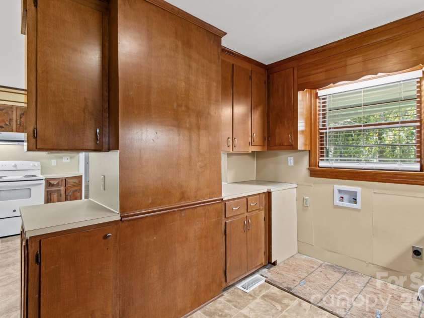 875 Bonanza Drive, Salisbury, NC 28144.  MLS# CAR4409969, YatesRealty ID 4327. 