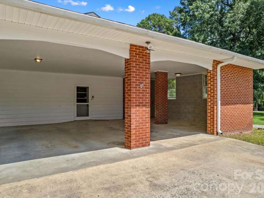 875 Bonanza Drive, Salisbury, NC 28144.  MLS# CAR4409969, YatesRealty ID 4327. 