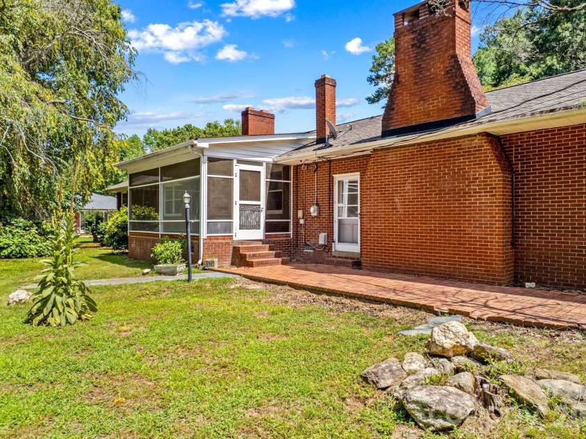 875 Bonanza Drive, Salisbury, NC 28144.  MLS# CAR4409969, YatesRealty ID 4327. 